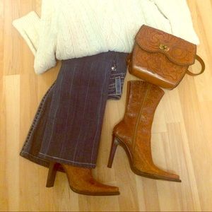 👜 Vintage hand tooled leather purse